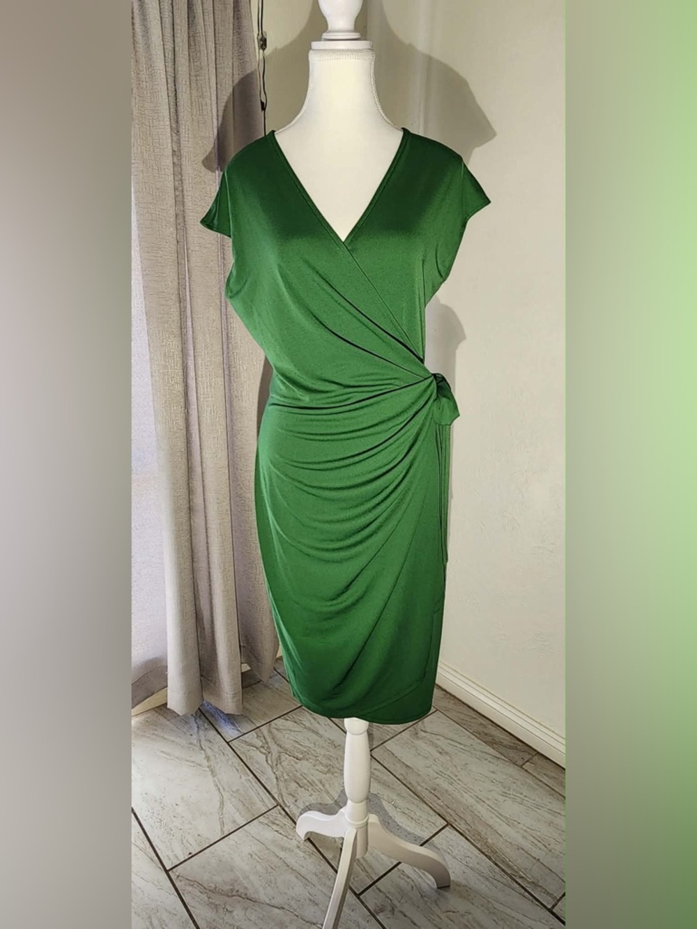 Lark & Ro Emerald Green Wrap-Detail Midi Dress